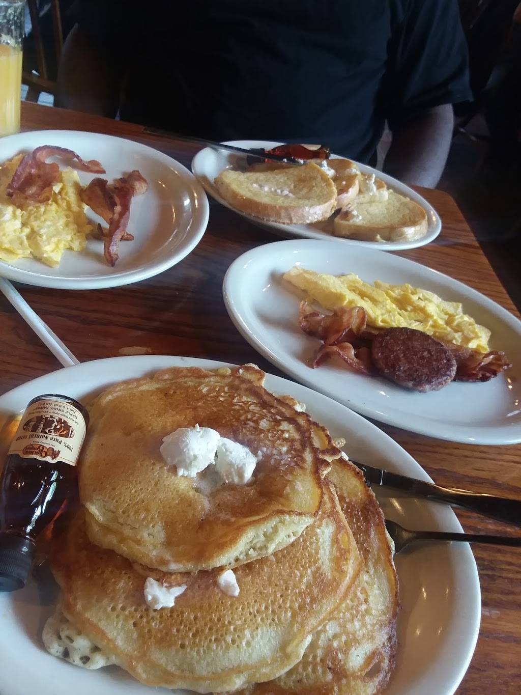 Cracker Barrel Old Country Store | restaurant | 122 Troy Rd, East Greenbush, NY 12061, USA | 5184793646 OR +1 518-479-3646