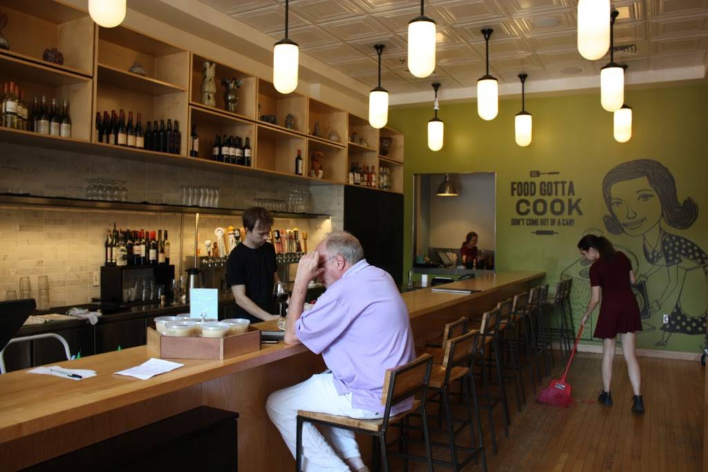 The Tomato Head | restaurant | 12 Market Square, Knoxville, TN 37902, USA | 8656374067 OR +1 865-637-4067