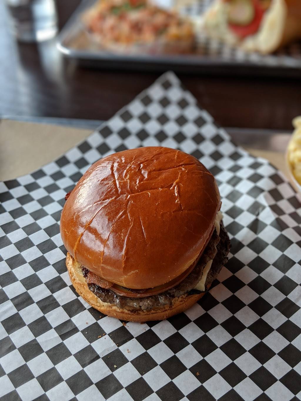 Bluebird | restaurant | 2863 N Clark St, Chicago, IL 60657, USA | 7736611531 OR +1 773-661-1531