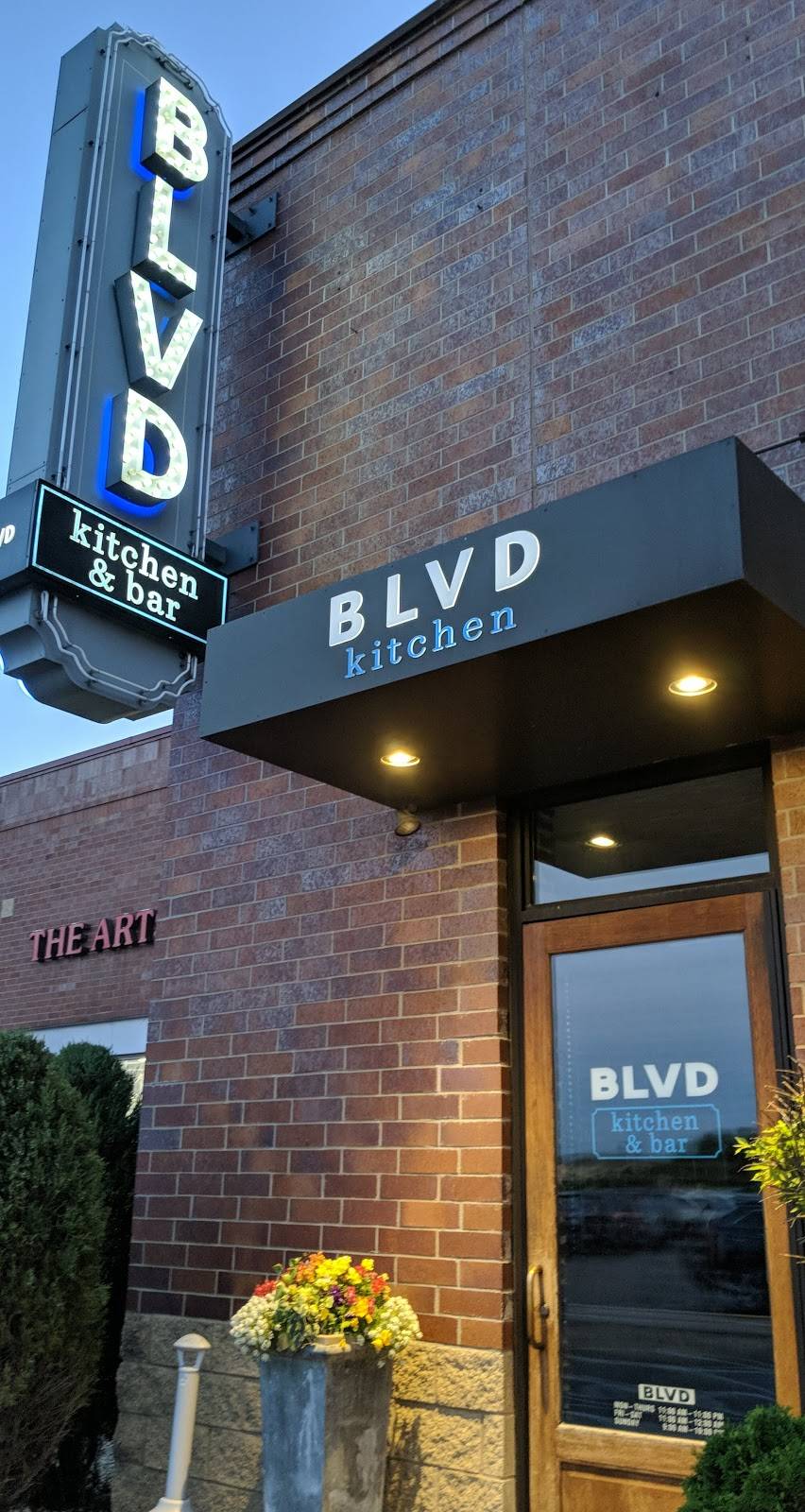 BLVD Kitchen & Bar | restaurant | 11544 Wayzata Blvd, Minnetonka, MN 55305, USA | 7633983200 OR +1 763-398-3200