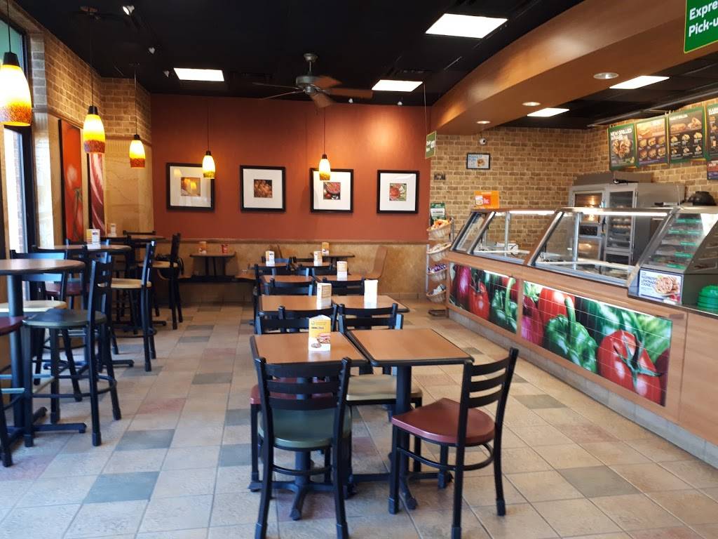 Subway | meal takeaway | 95 Lincoln St Unit #14, Welland, ON L3C 7C3, Canada | 9057149402 OR +1 905-714-9402