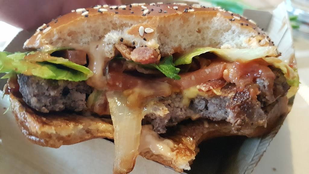 McDonalds | cafe | 100 Jamieson Pkwy, Cambridge, ON N3C 4B3, Canada | 5192201617 OR +1 519-220-1617