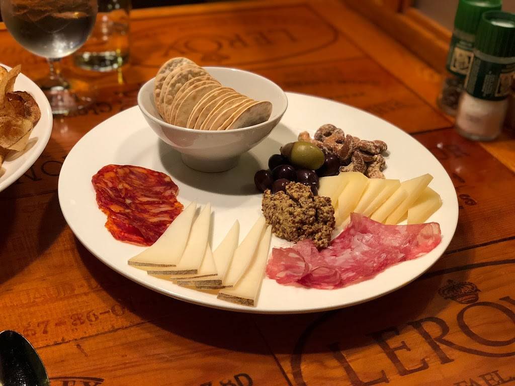 Dustys Cellar | restaurant | 1839 W Grand River Ave, Okemos, MI 48864, USA | 5173495150 OR +1 517-349-5150