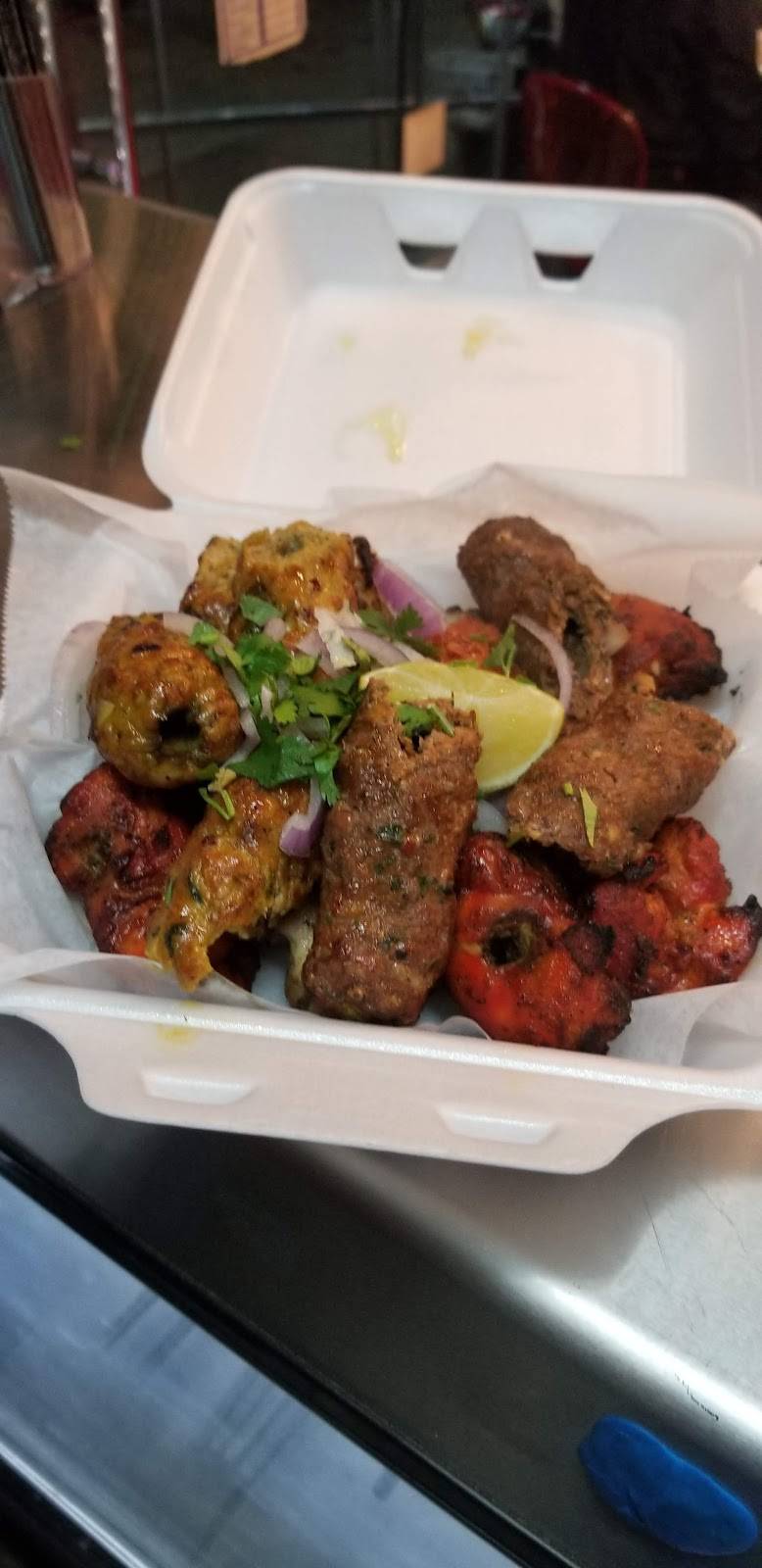 New Chandni Chowk | restaurant | 2570 Bronxwood Ave, Bronx, NY 10469, USA | 7183255859 OR +1 718-325-5859