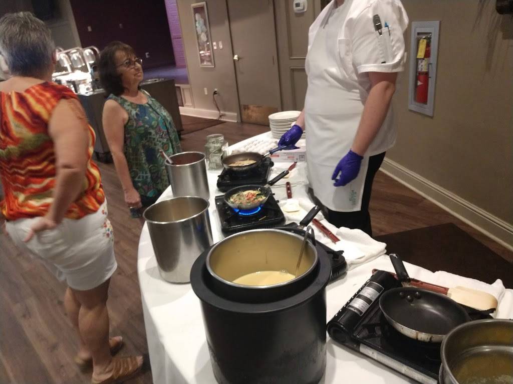 Legends Restaurant | restaurant | 433 Lakeview Dr, Crossville, TN 38558, USA | 9314843706 OR +1 931-484-3706