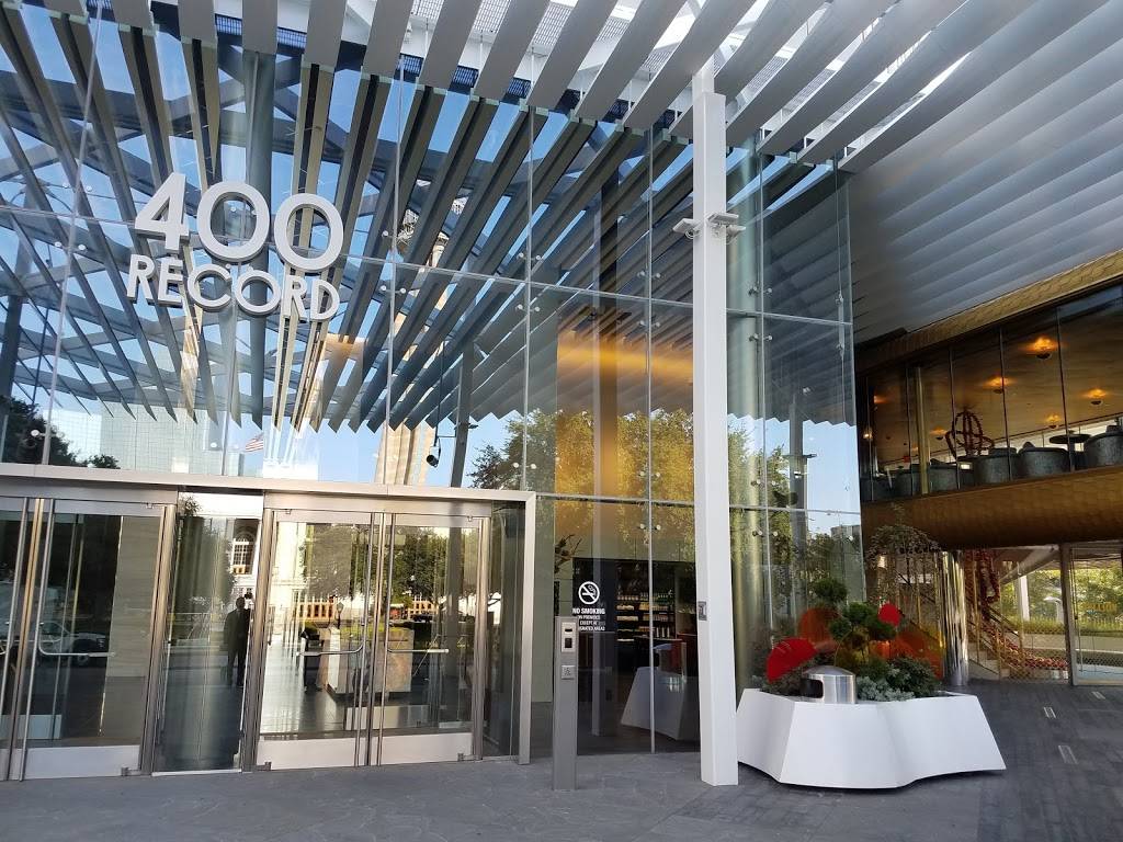 Bullion | restaurant | 400 S Record St, Dallas, TX 75202, USA | 9726984250 OR +1 972-698-4250