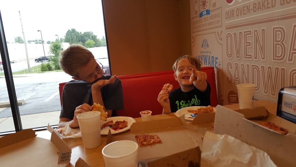 Dominos Pizza | meal delivery | 940 St Clair Plaza Dr Ste A, St Clair, MO 63077, USA | 6366292929 OR +1 636-629-2929