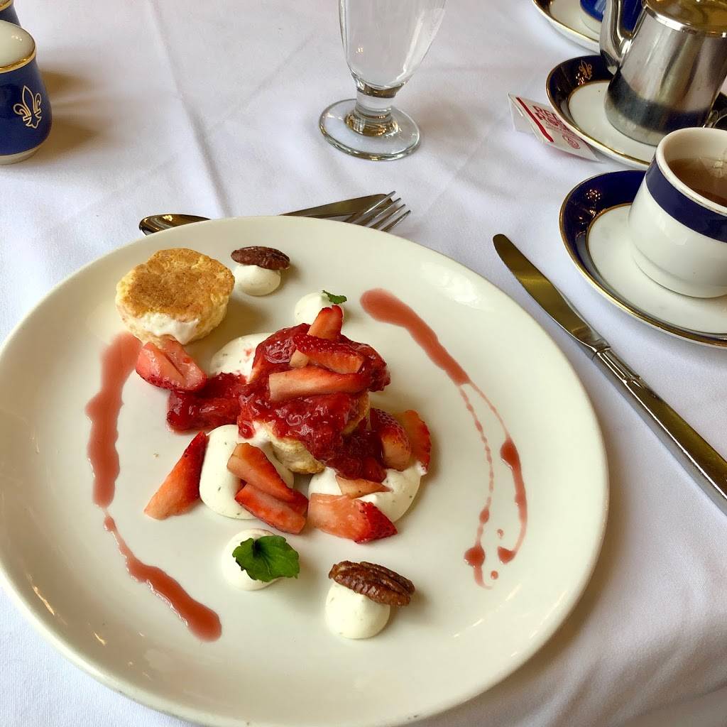 Restaurant Le Parlementaire | restaurant | 1045 Rue des Parlementaires, Québec, QC G1A 1A3, Canada | 4186436640 OR +1 418-643-6640