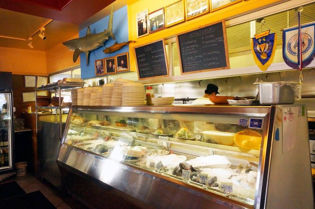 Elias Corner | restaurant | 24-02 31st St, Astoria, NY 11102, USA | 7189321510 OR +1 718-932-1510