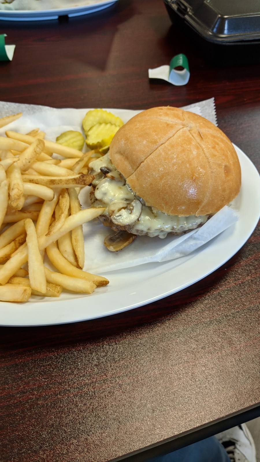 Costellos Pizza & Wings | restaurant | 1 Farm Rd, Woodbine, NJ 08270, USA | 6097010440 OR +1 609-701-0440