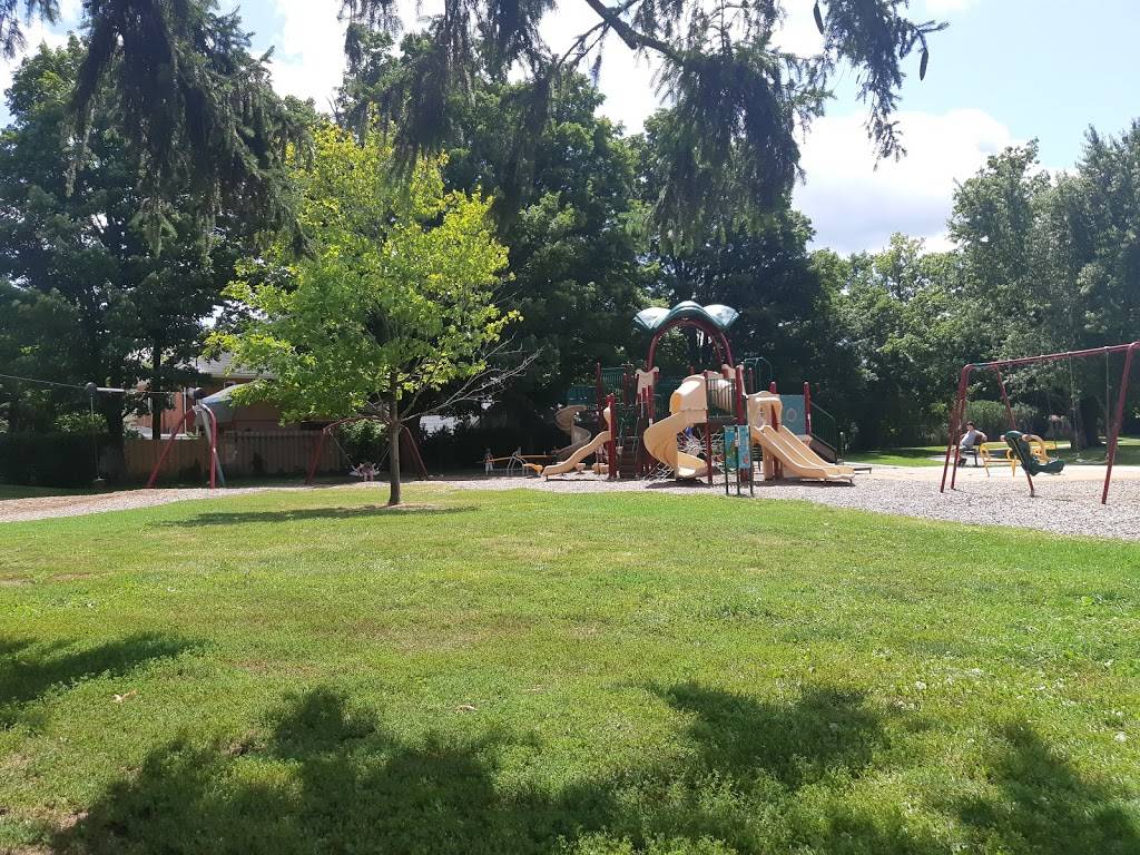 Hot Dog Central | restaurant | 30 Park Ave, Acton, ON L7J 1Y5, Canada | 2898901027 OR +1 289-890-1027