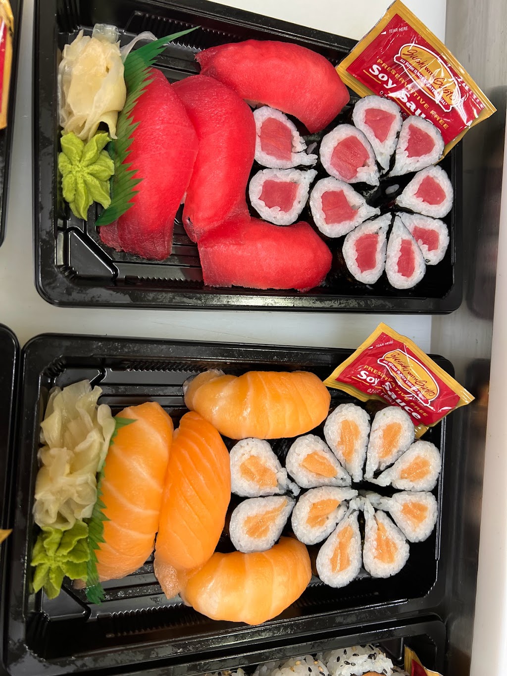 The Fresh market Sushi Bar | meal takeaway | 718 Commons Dr, Geneva, IL 60134, USA | 9176154304 OR +1 917-615-4304