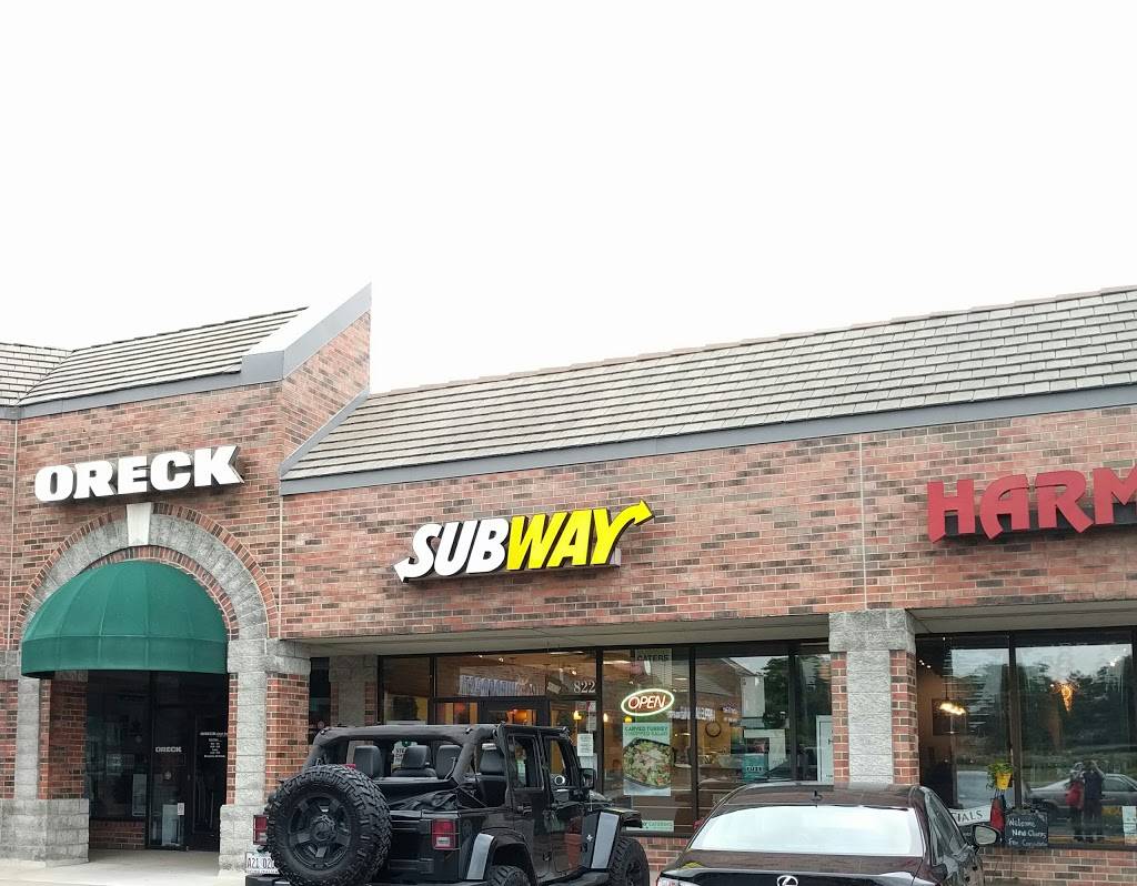Subway Restaurants | restaurant | 822 Ogden Avenue, Unit 9, St James Crossing Shopping Cnt, Westmont, IL 60559, USA | 6304550441 OR +1 630-455-0441