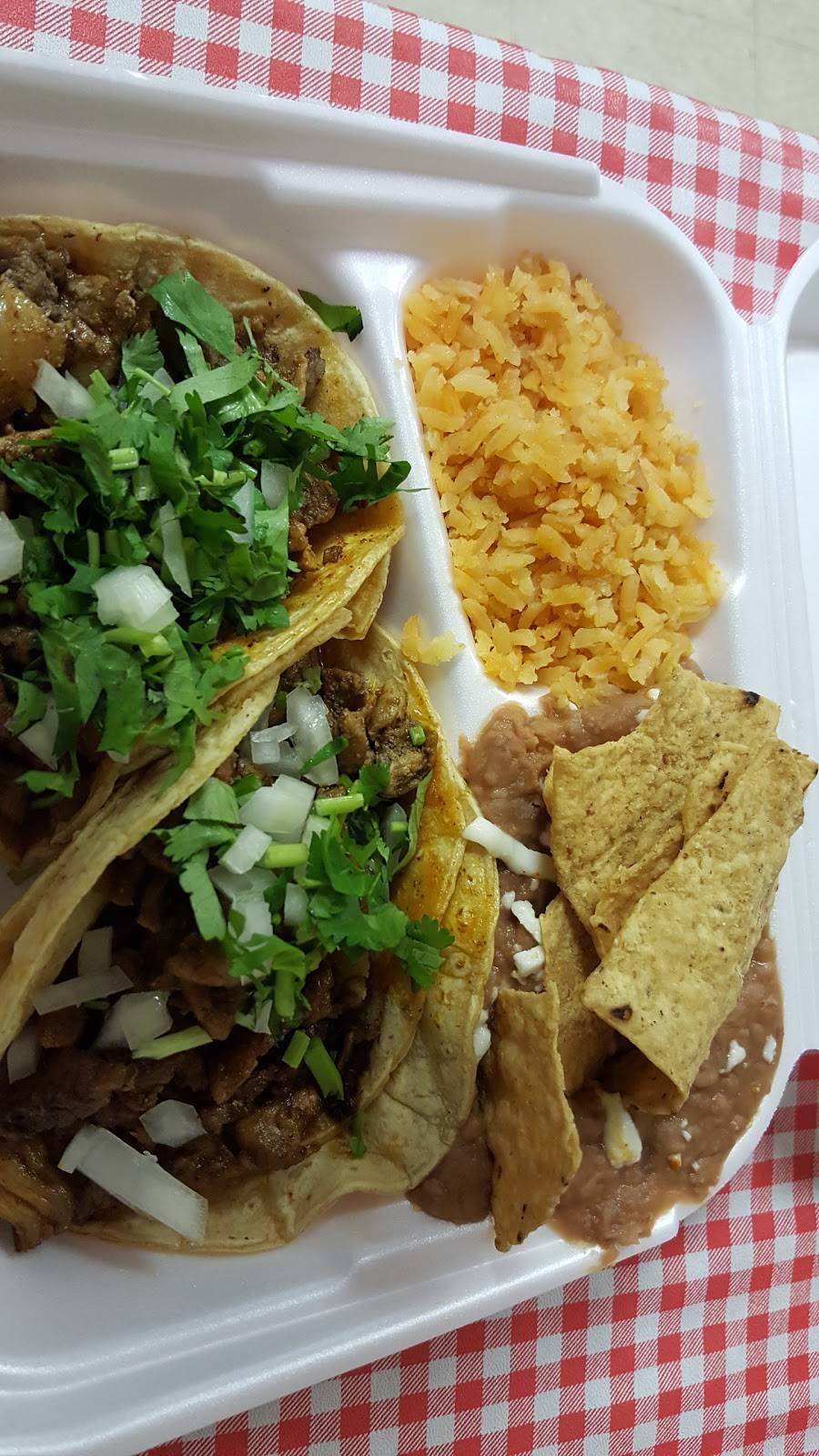 Taqueria Hernandez | restaurant | 6983 N Clark St, Chicago, IL 60626, USA | 7732741519 OR +1 773-274-1519