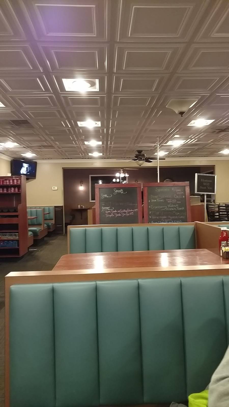 Silver Grill Family Restaurant | restaurant | 535 N Cedar St, Imlay City, MI 48444, USA | 8107242300 OR +1 810-724-2300