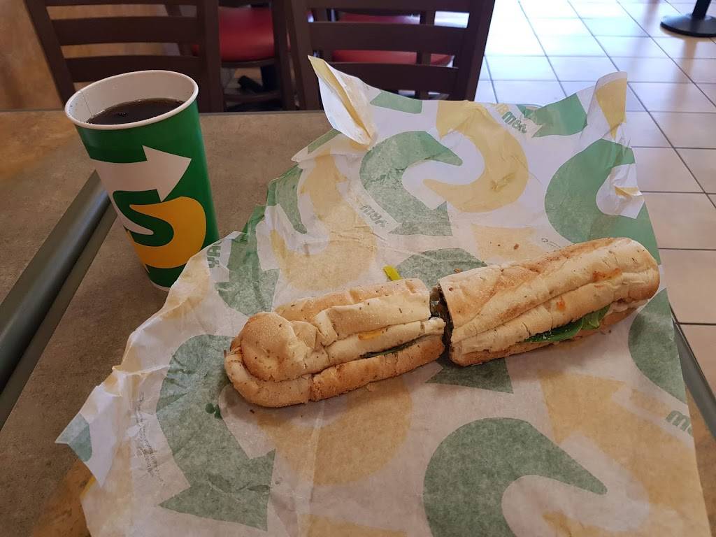 Subway Restaurants | restaurant | 8417 Old Courthouse Rd B, Vienna, VA 22182, USA | 7038830636 OR +1 703-883-0636