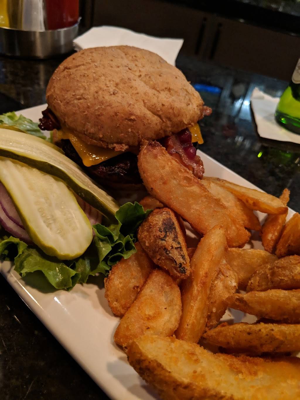 Underground Burger Bar | restaurant | 4505 Woodson Rd, St. Louis, MO 63134, USA | 3144274700 OR +1 314-427-4700