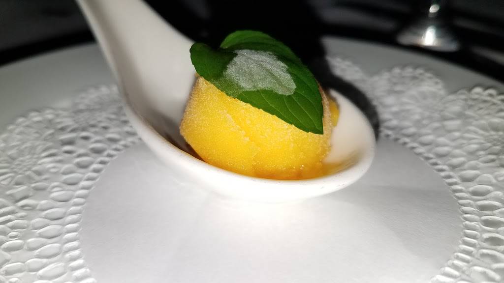 Chathams Place Restaurant | restaurant | 7575 Dr Phillips Blvd, Orlando, FL 32819, USA | 4073452992 OR +1 407-345-2992