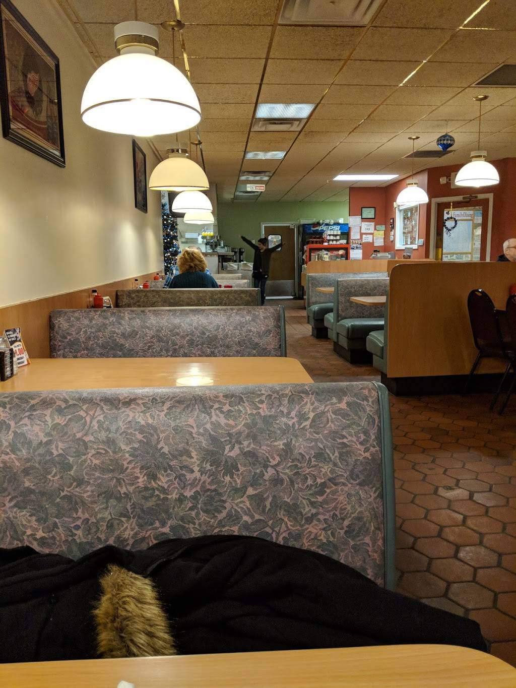 Big Georges Coney Island | restaurant | 7870 Lakeshore Rd, Fort Gratiot Twp, MI 48059, USA | 8103276534 OR +1 810-327-6534