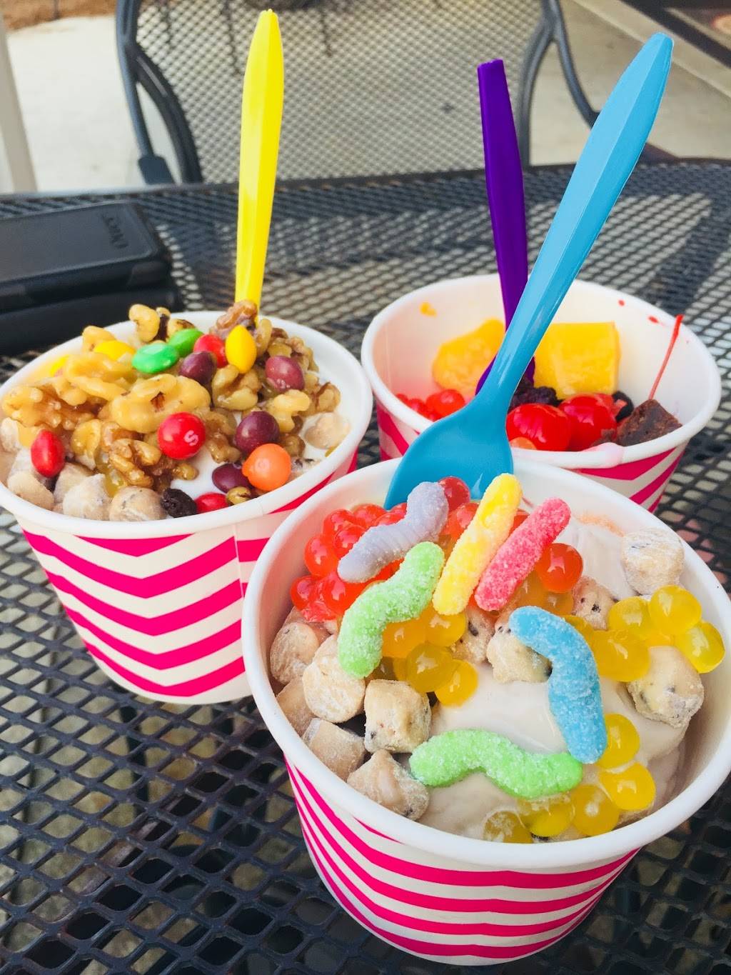 Pitstop Shoppe: Hamburgers, Hot Dogs, and Frozen Yogurt | restaurant | 3649 Sunset Ave, Rocky Mount, NC 27804, USA | 2529378899 OR +1 252-937-8899