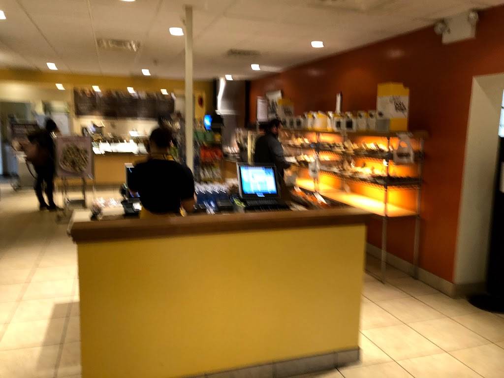 Au Bon Pain | cafe | 116 California Ave, Hempstead, NY 11549, USA | 5164636539 OR +1 516-463-6539