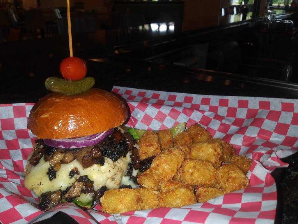 Peddlers Pub | restaurant | 161 St Anthony Ave Suite 101, St Paul, MN 55103, USA | 6512279246 OR +1 651-227-9246