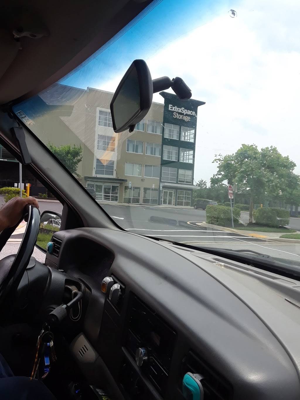 Royal Farms | meal takeaway | 6901 Governor Ritchie Hwy, Glen Burnie, MD 21061, USA | 4107685108 OR +1 410-768-5108