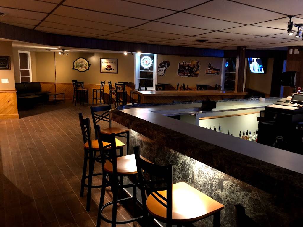 Hennys Sports Bar | restaurant | 2748 N 29th St, Philadelphia, PA 19132, USA | 2672392986 OR +1 267-239-2986