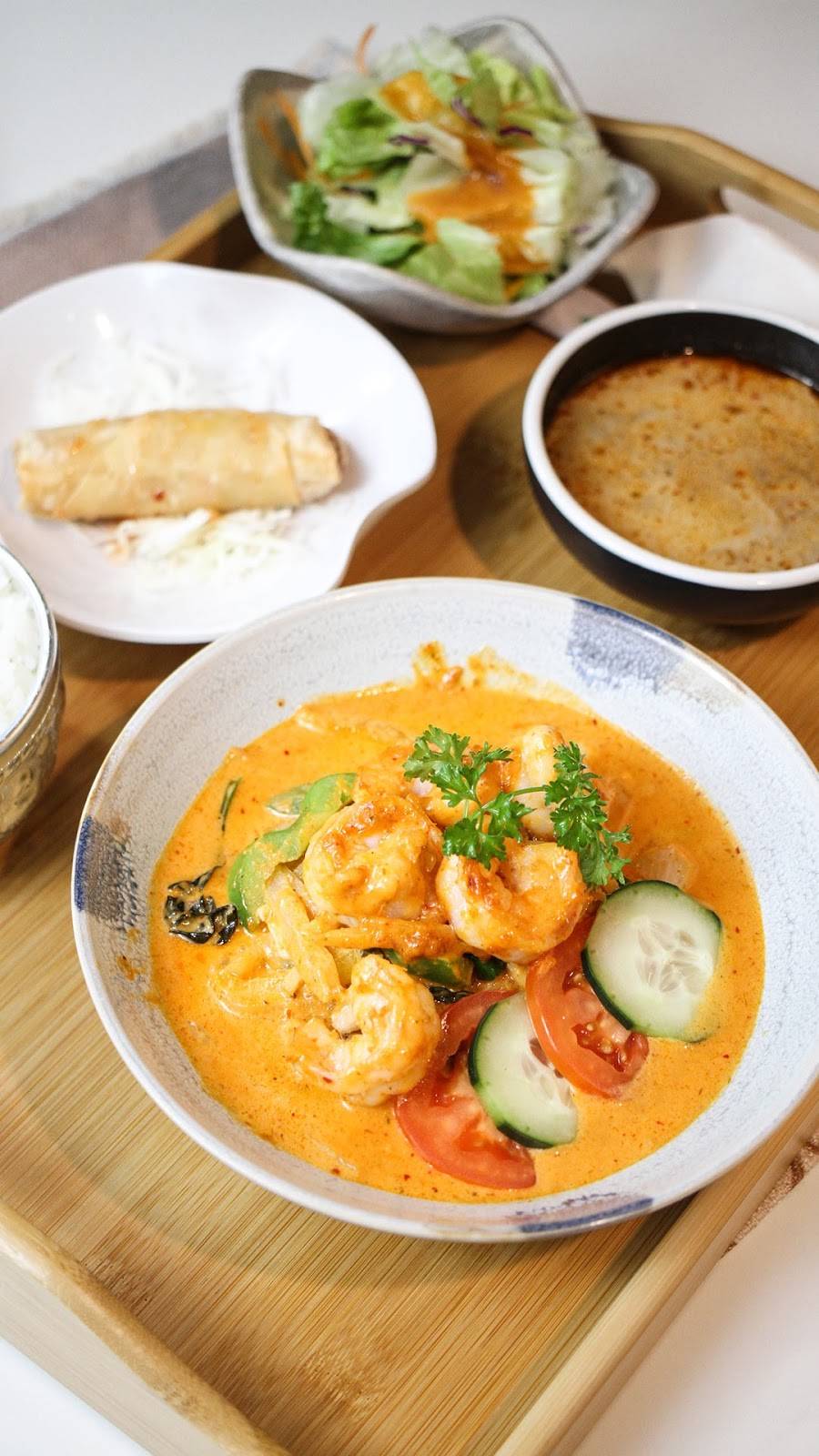 YumYum Bento | restaurant | 1017 E Grand River Ave, East Lansing, MI 48823, USA | 5173333338 OR +1 517-333-3338