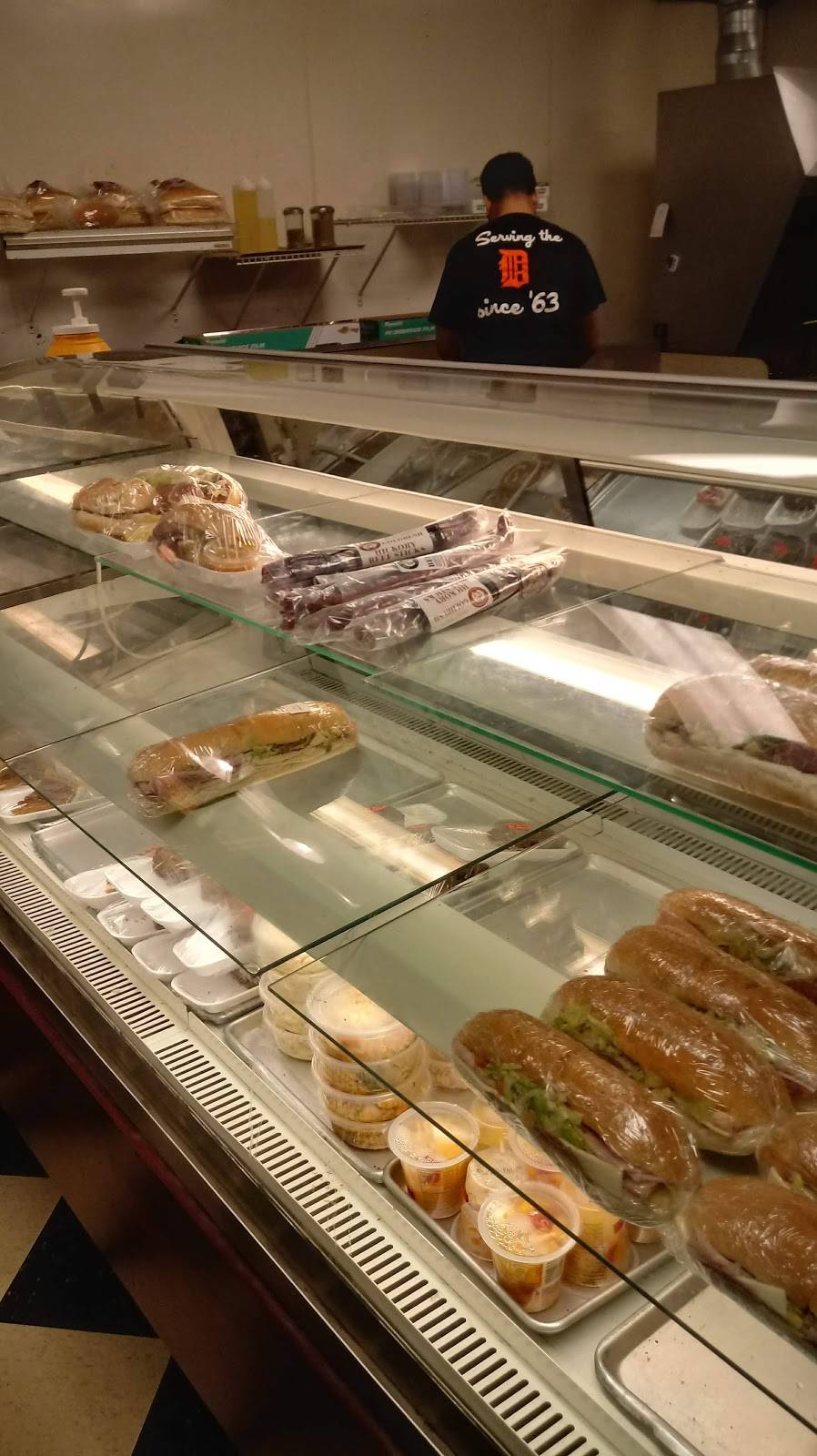 Dan & Vis Pizza | restaurant | 5951 Chene, Detroit, MI 48211, USA | 3139246077 OR +1 313-924-6077