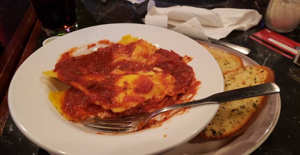 Bullets Restaurant | restaurant | 1301 15th Ave, Monroe, WI 53566, USA | 6083257777 OR +1 608-325-7777