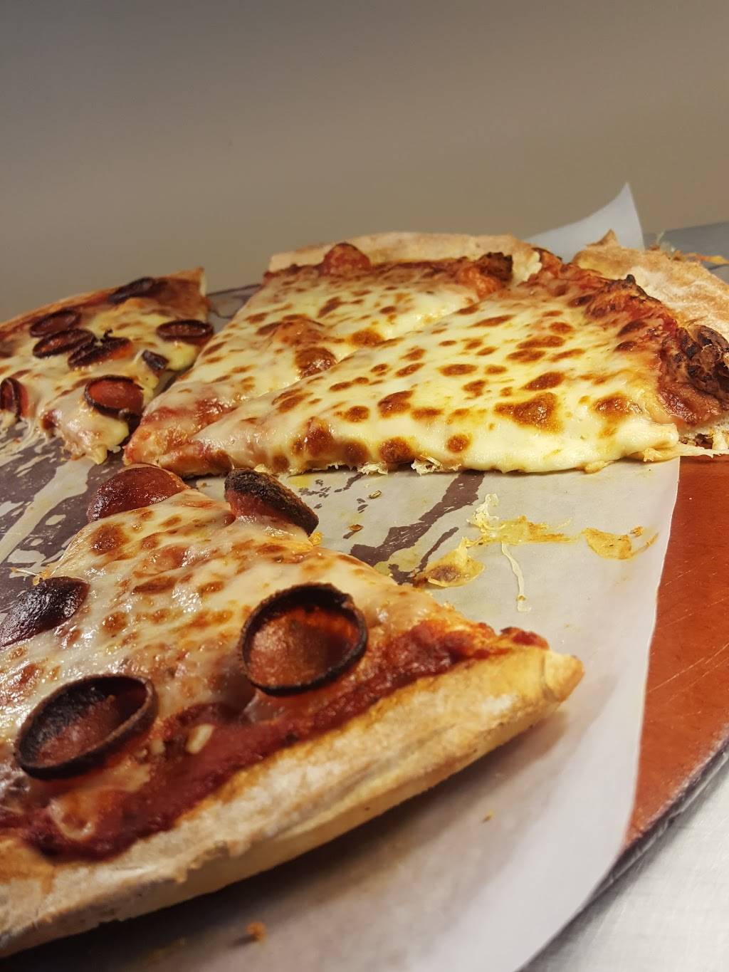 Palumbos Pizzeria | restaurant | 1065 Sheridan Dr, Tonawanda, NY 14150, USA | 7163321010 OR +1 716-332-1010