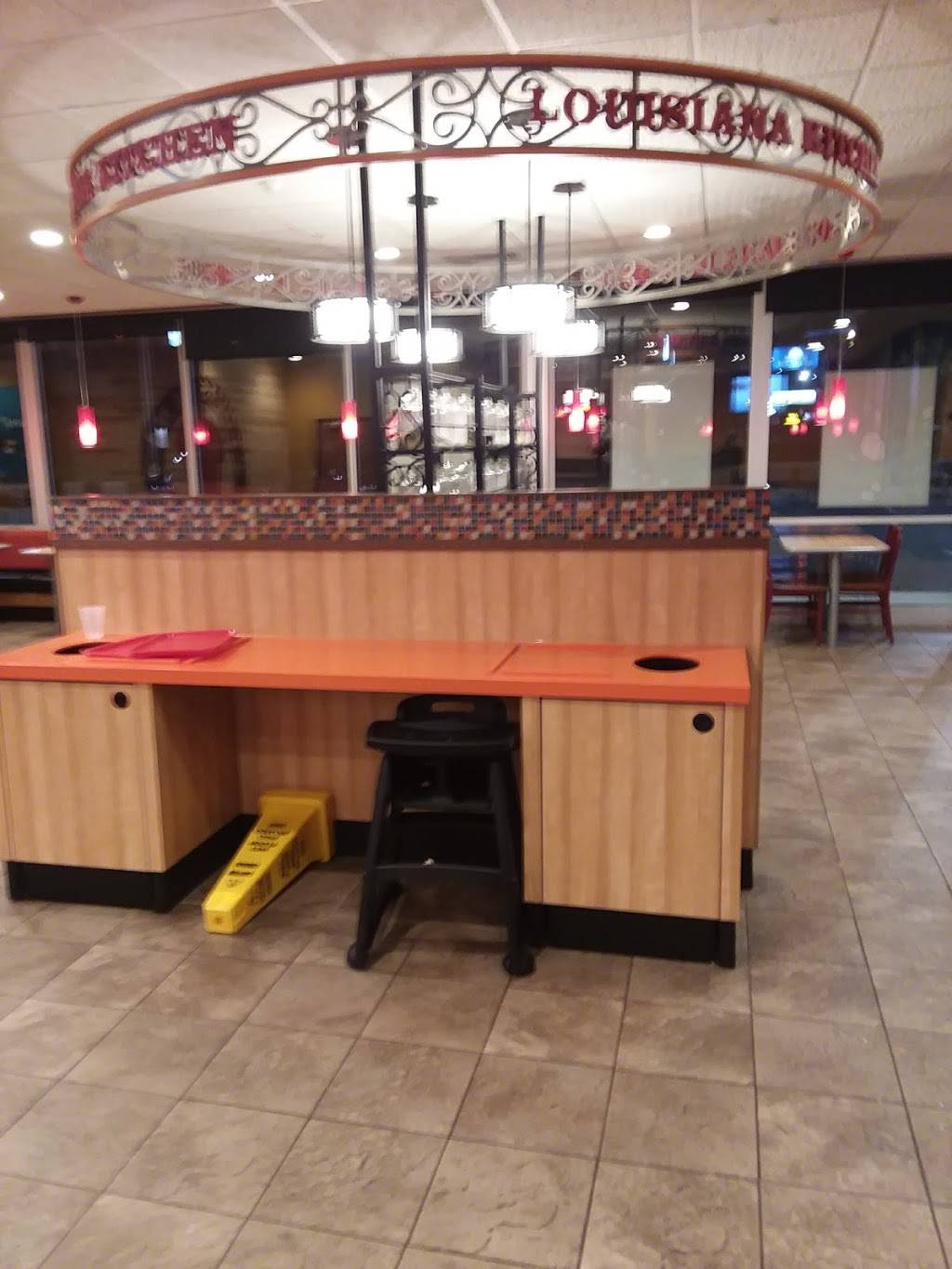 Popeyes Louisiana Kitchen | restaurant | 947 S Jefferson Ave, Cookeville, TN 38501, USA | 9318541906 OR +1 931-854-1906