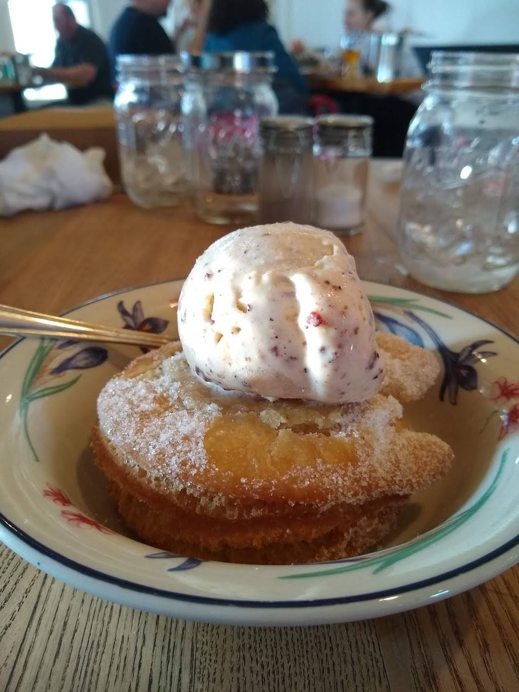 the burg. | restaurant | 8 Back Lake Rd, Pittsburg, NH 03592, USA | 6035387400 OR +1 603-538-7400