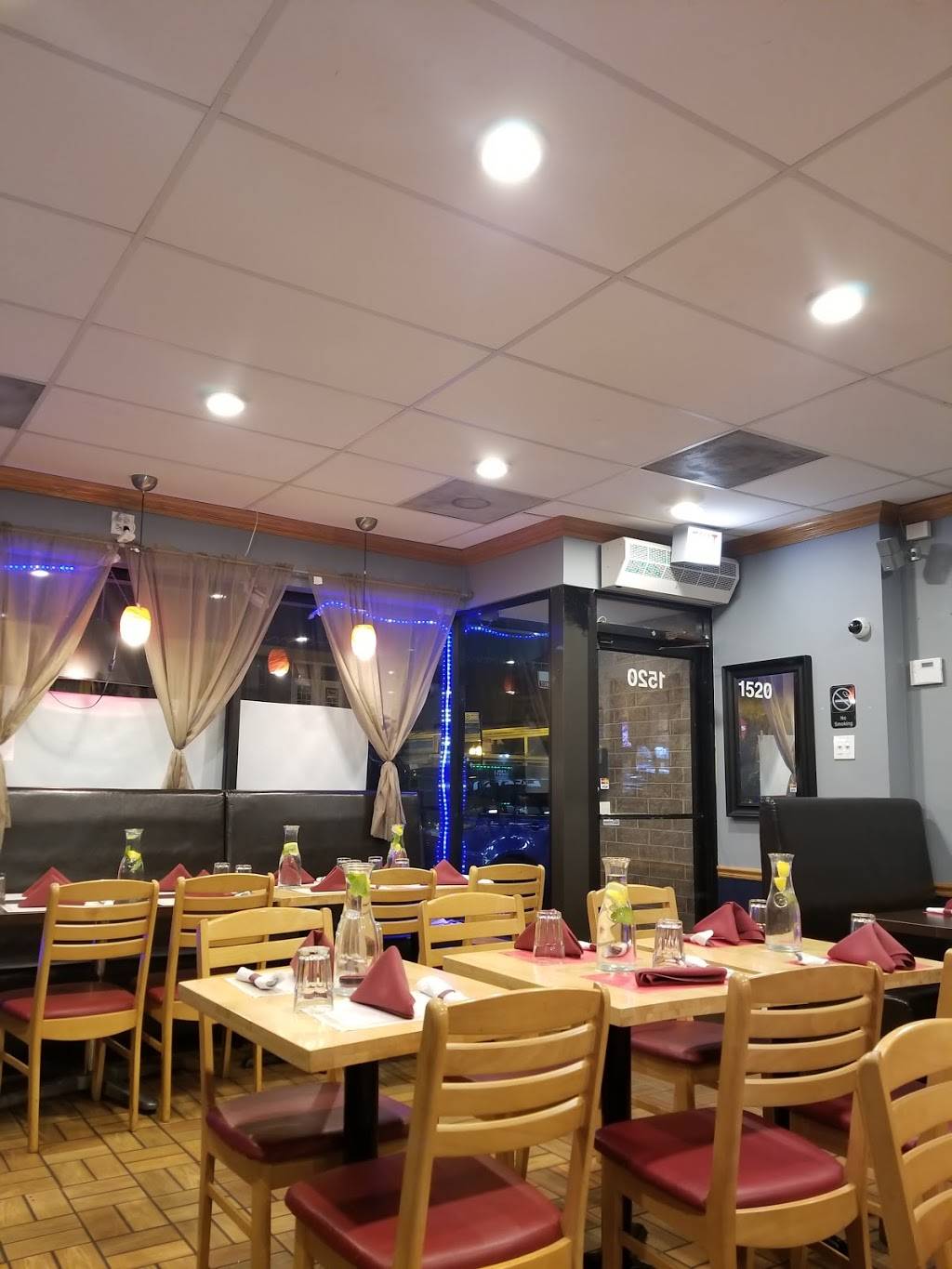 Siri Indian Restaurant | restaurant | 1520 W Taylor St, Chicago, IL 60607, USA | 3127667474 OR +1 312-766-7474