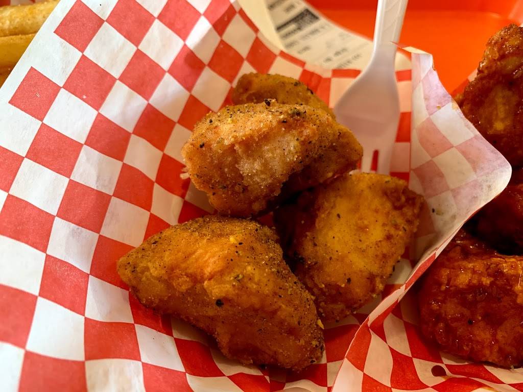 Boom Boom Chicken | restaurant | 827 W Palmdale Blvd, Palmdale, CA 93551, USA | 6612731100 OR +1 661-273-1100