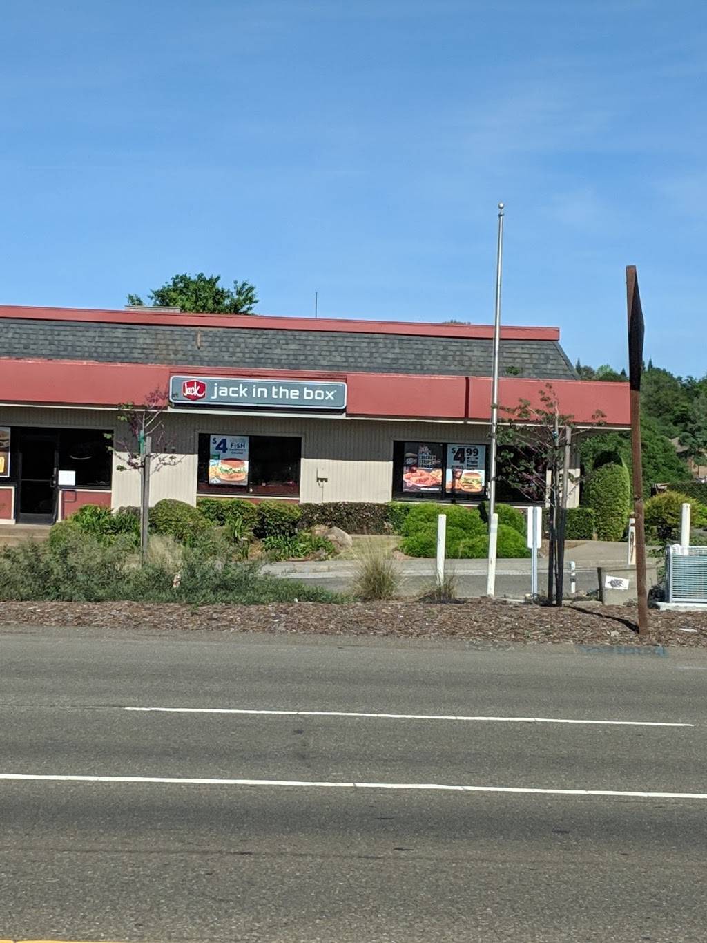 Jack in the Box | restaurant | 2680 Grass Valley Hwy, Auburn, CA 95603, USA | 5308236220 OR +1 530-823-6220