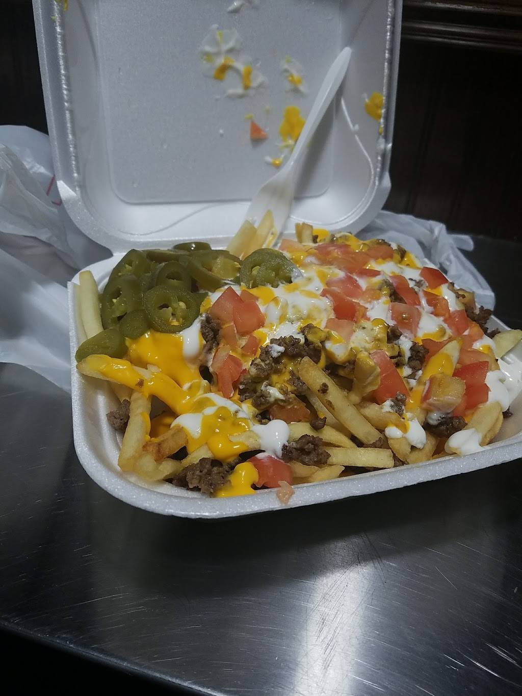 Little Mels Place | restaurant | 2205 N California Ave, Chicago, IL 60647, USA | 7733427378 OR +1 773-342-7378