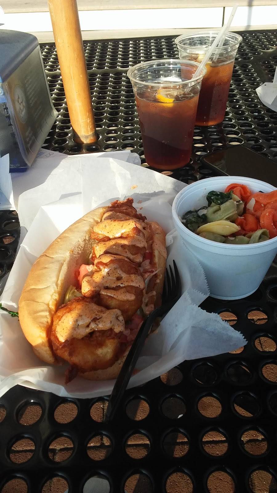 Off The Hook | restaurant | 16 Central Ave, Dunkirk, NY 14048, USA | 7163636010 OR +1 716-363-6010