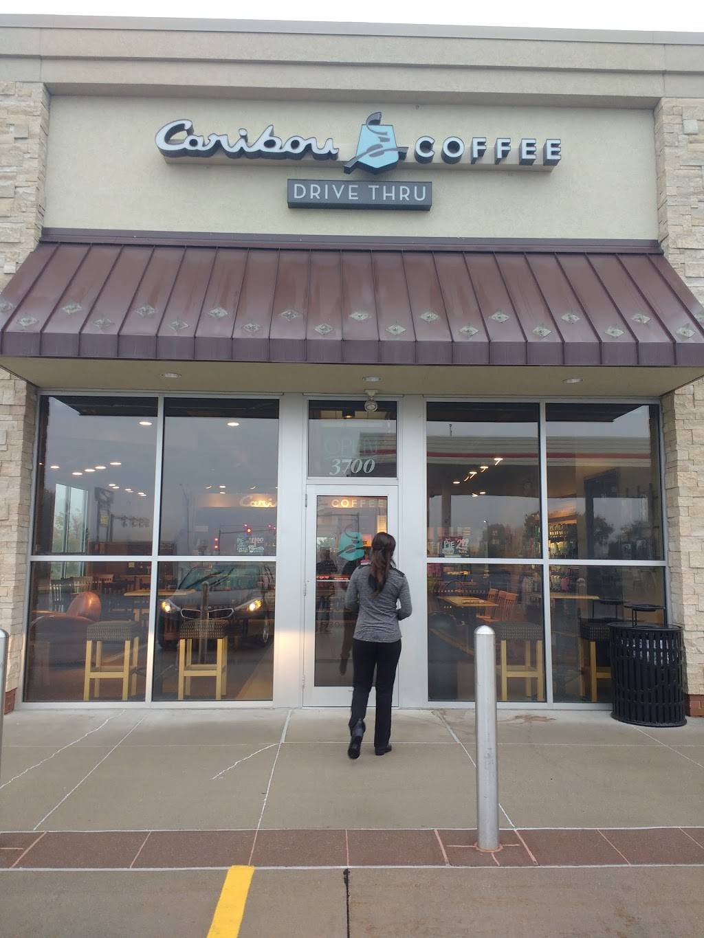 Caribou Coffee | cafe | 3700 University Ave, Waterloo, IA 50701, USA | 3192322156 OR +1 319-232-2156