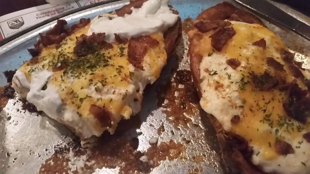 Winfield Inn | restaurant | 1616 W Old Liberty Rd, Sykesville, MD 21784, USA | 4108754141 OR +1 410-875-4141