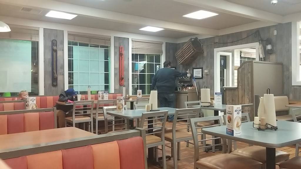 Captain Ds | restaurant | 1960 Troy Rd, Edwardsville, IL 62025, USA | 6186921611 OR +1 618-692-1611