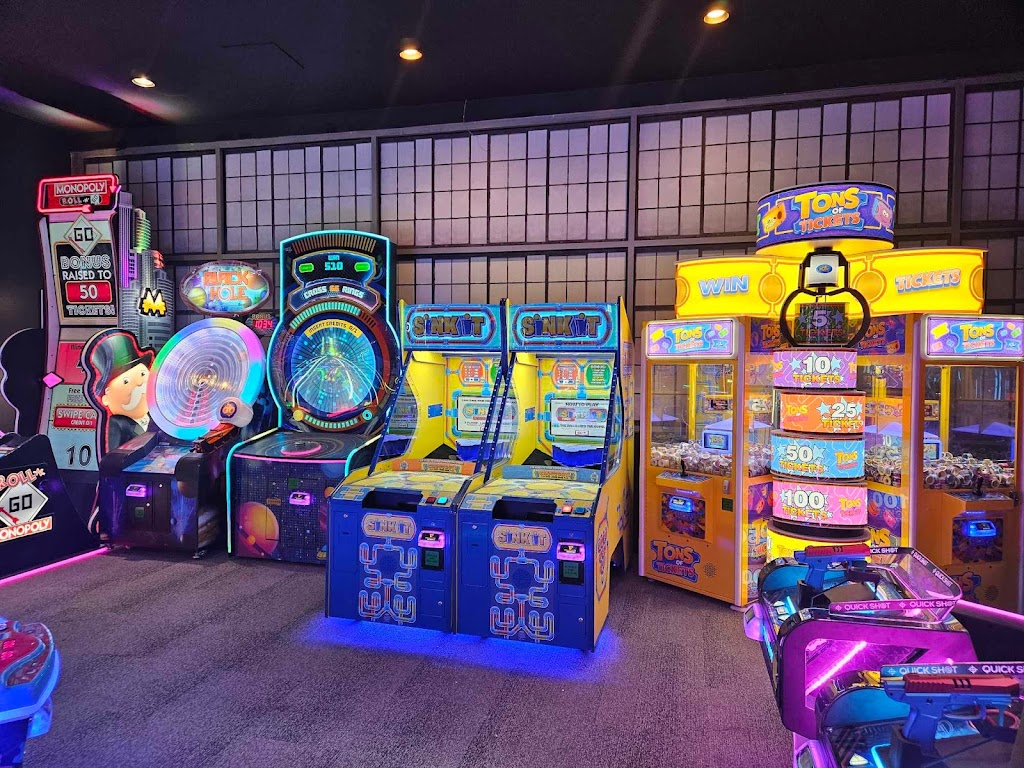 Velocity Esports Schaumburg | restaurant | E108 Woodfield Mall, Schaumburg, IL 60173, USA | 7737709050 OR +1 773-770-9050