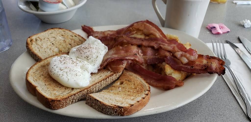 Suffolk Palace Diner | restaurant | 2101 Middle Country Rd, Centereach, NY 11720, USA | 6319811112 OR +1 631-981-1112