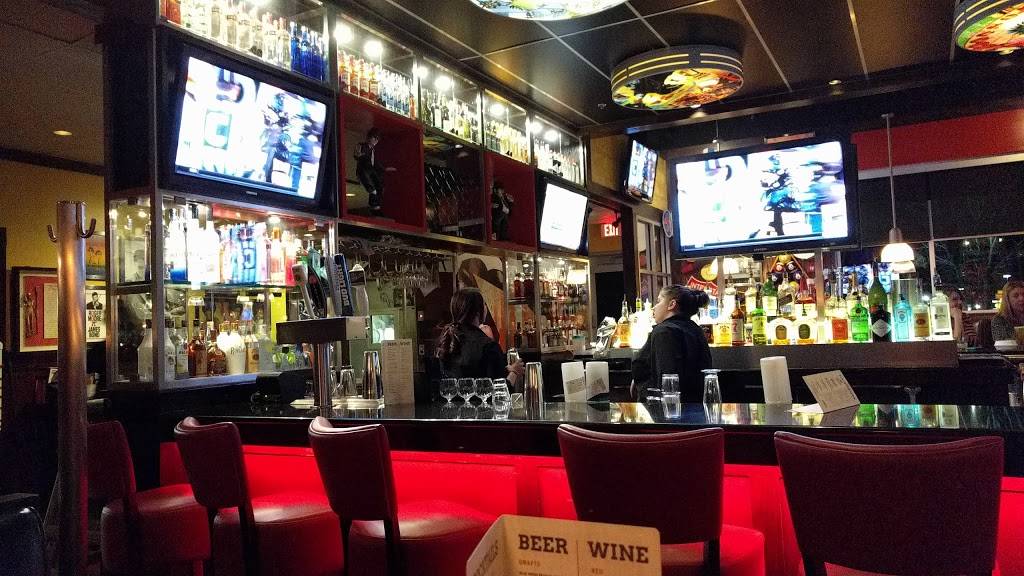 TGI Fridays | restaurant | 2410 Walter Payton Memorial Highway, Oswego, IL 60543, USA | 6305547337 OR +1 630-554-7337