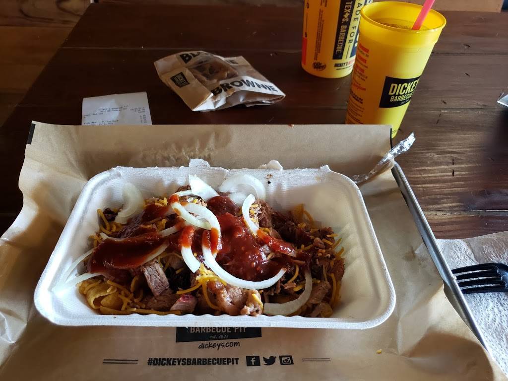 Dickeys Barbecue Pit | restaurant | 3511 NW Federal Hwy, Jensen Beach, FL 34957, USA | 7726929911 OR +1 772-692-9911