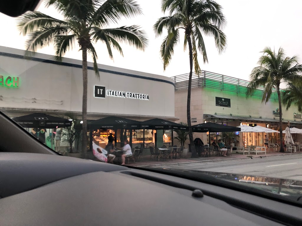 IT Italian Trattoria | restaurant | 1656 Collins Ave, Miami Beach, FL 33139, USA | 3053978244 OR +1 305-397-8244
