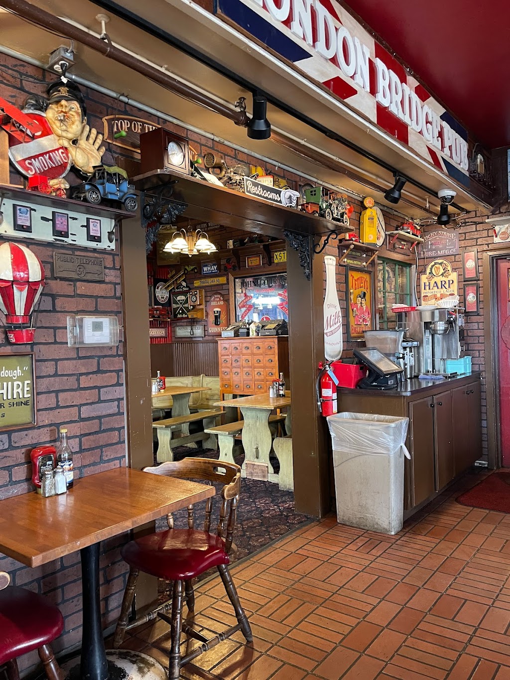 London Bridge Pub | meal takeaway | 256 Figueroa St #2, Monterey, CA 93940, USA | 8313720581 OR +1 831-372-0581