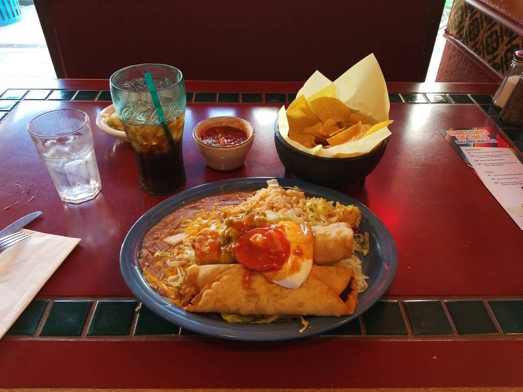 Puerto Vallarta Restaurant | restaurant | 4727 California Ave SW, Seattle, WA 98116, USA | 2069377335 OR +1 206-937-7335