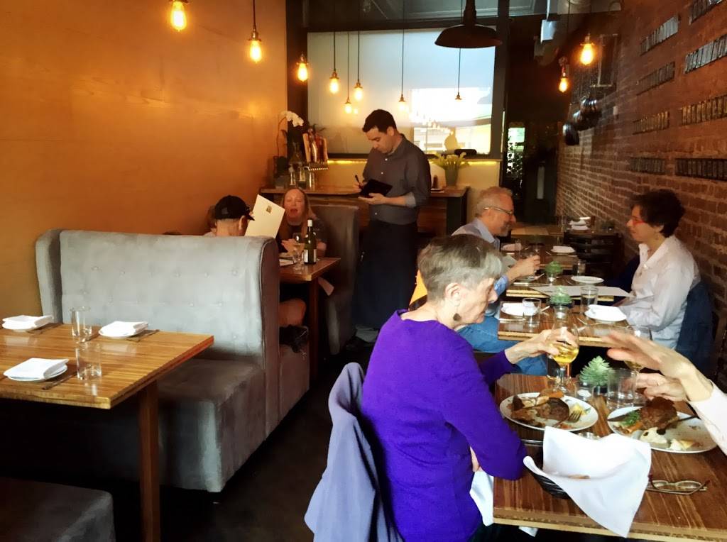 The Pandering Pig | restaurant | 209 Pinehurst Ave, New York, NY 10033, USA | 2127813124 OR +1 212-781-3124